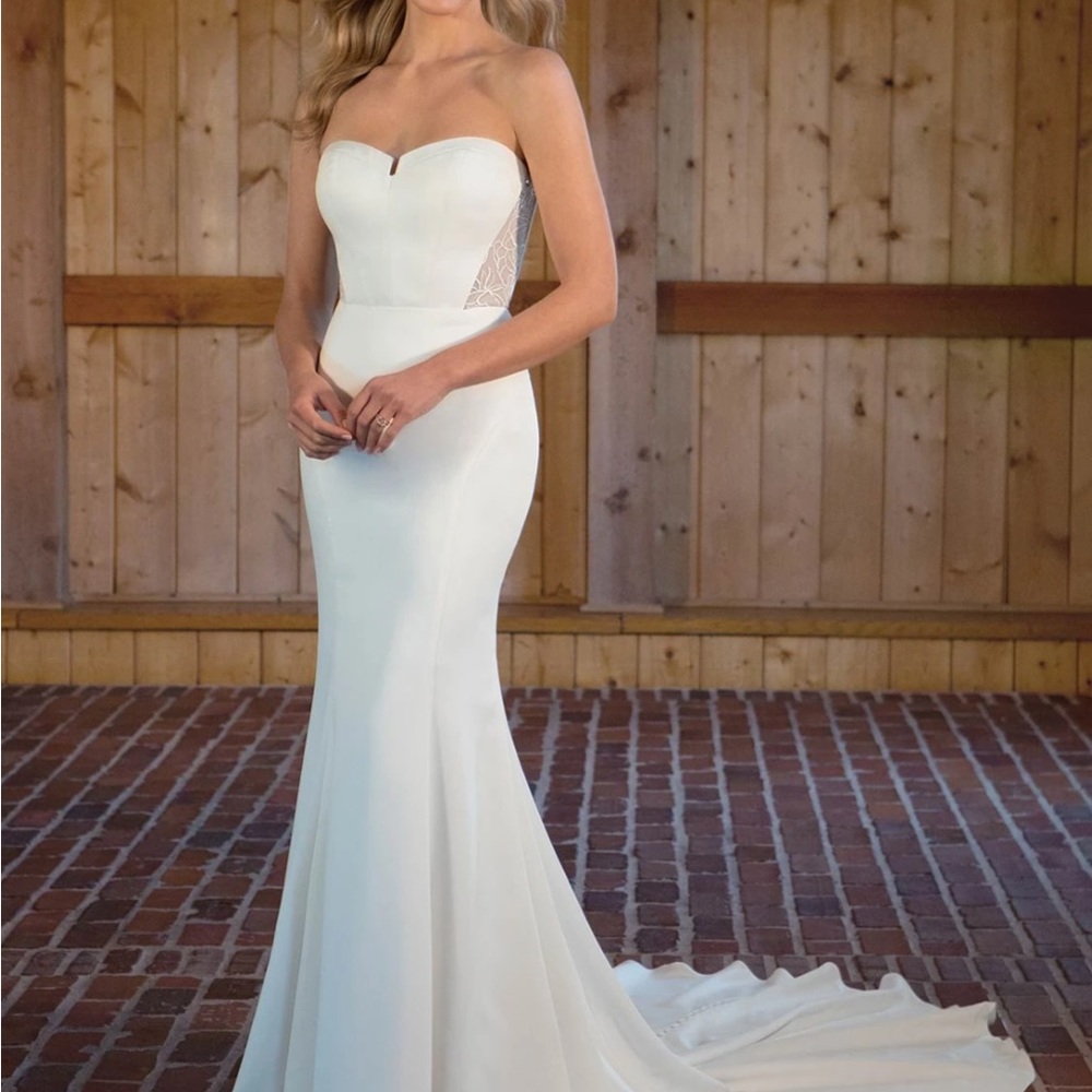 Essence of Australia wedding dress. BRAND NEW